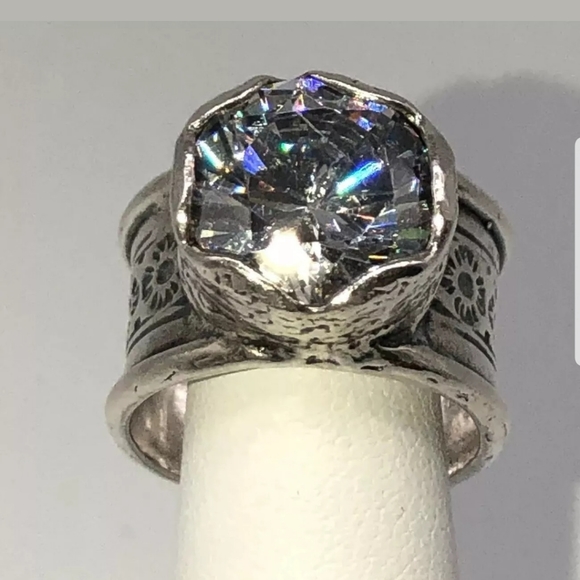 Silpada Jewelry - Auth Discontinued Silpada Queen For The Day Ring